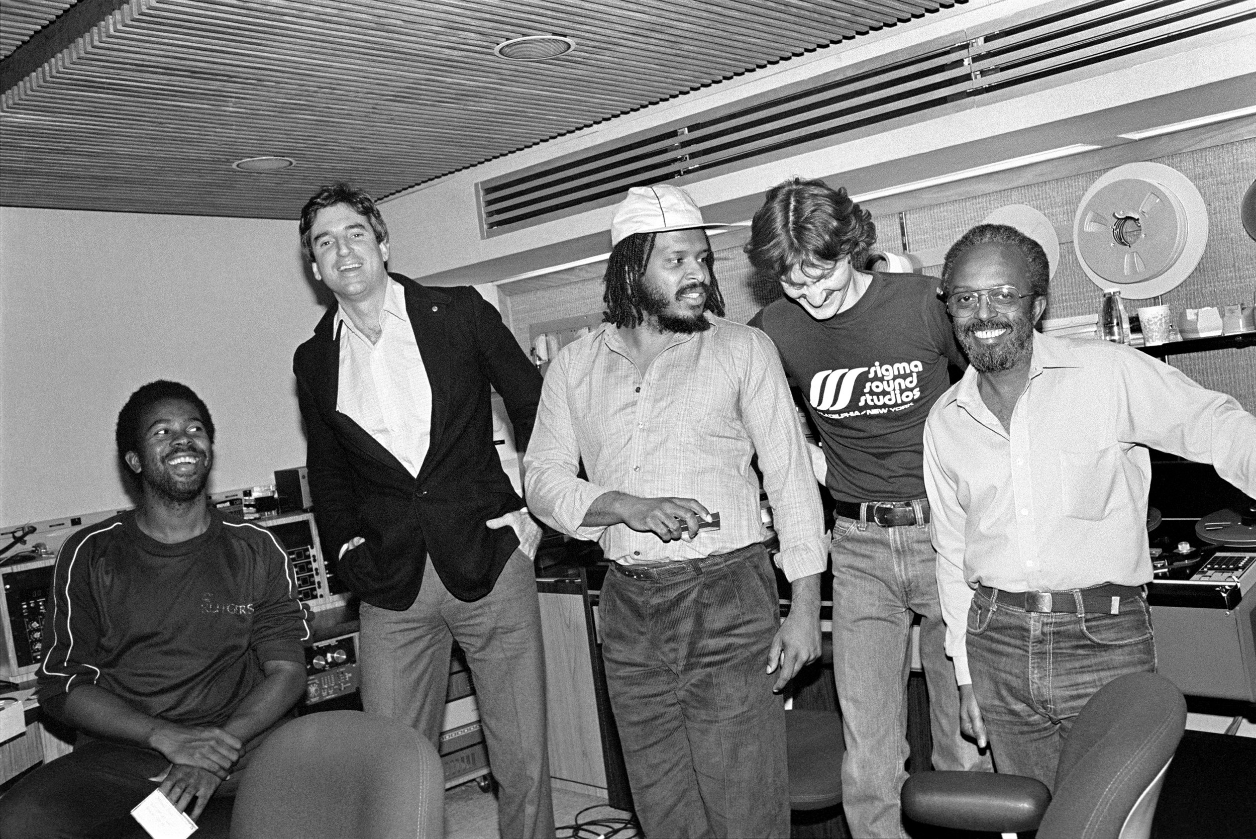 Kashif (far left) with James Mtume (center) and Mtume’s father Jimmy Heath (far right) at Sigma Sound Studios in New York City, November 4, 1981. Photo by Ebet Roberts via Redferns/Getty Images.